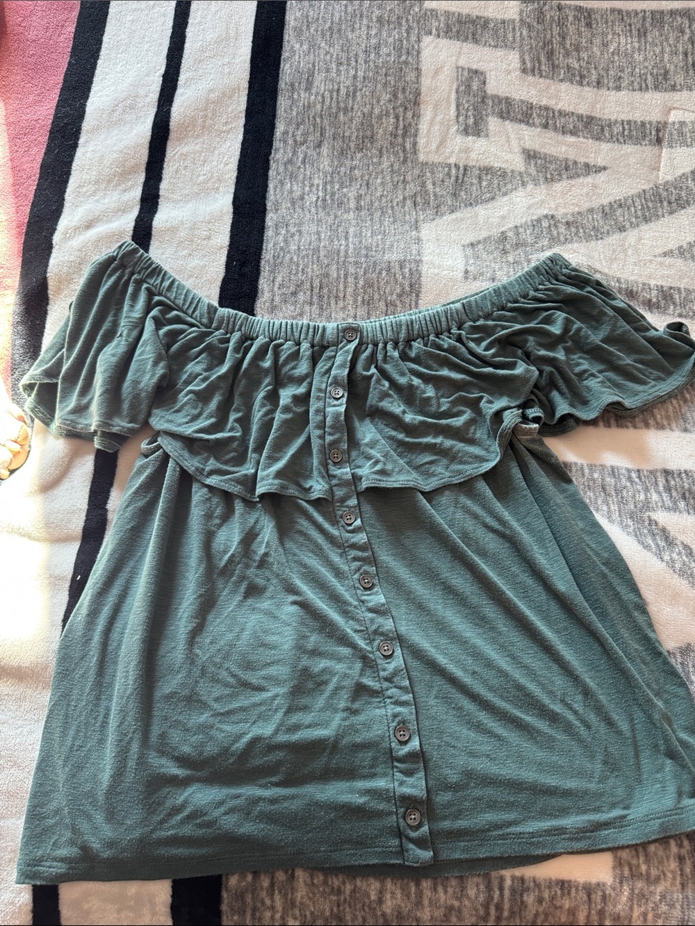 American Eagle Off-Shoulder Button-Front Women’s Top in Sage Green